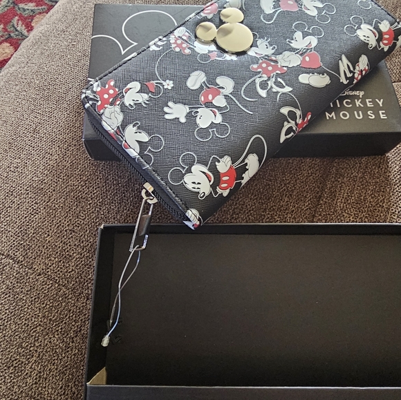 NWT Disney Bioworld Large Wallet - Picture 2 of 9